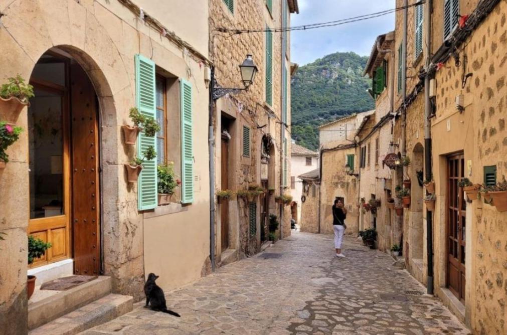 Valldemosa Sleep & Hike Вальдемоса Экстерьер фото